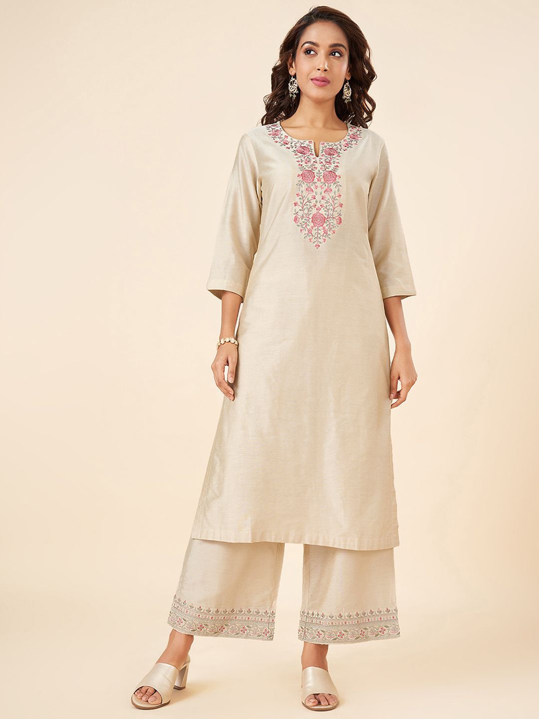 

RANGMANCH BY PANTALOONS Floral Embroidered Notch Neck Straight Kurta, White