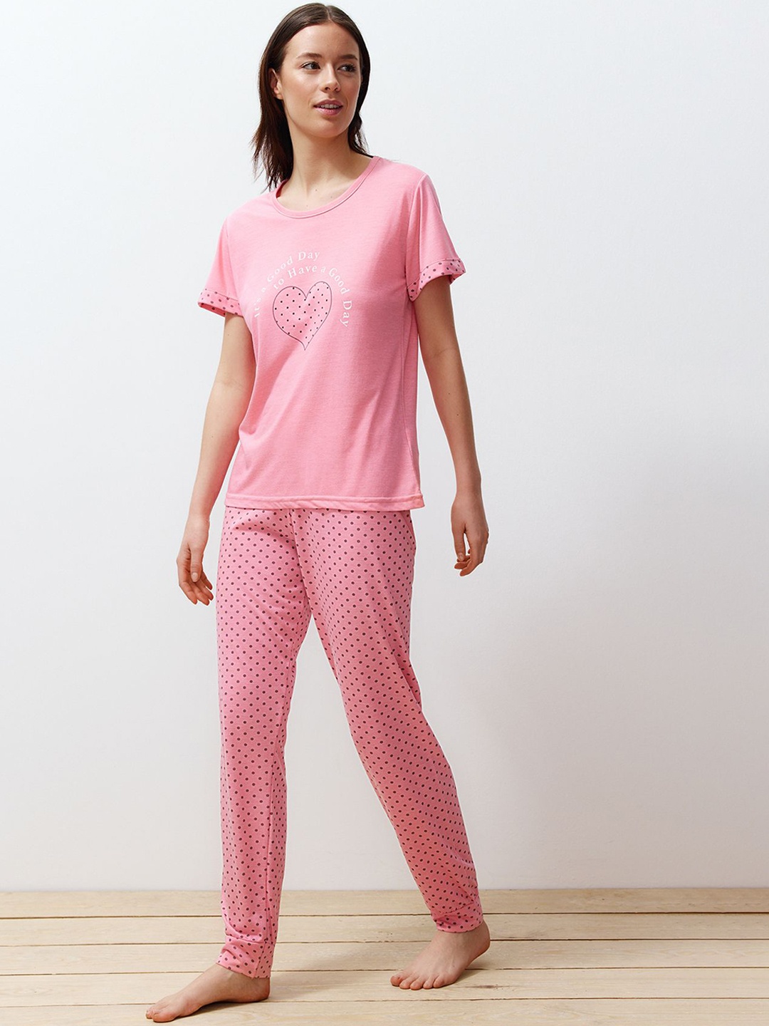 

Trendyol Women Polka Dot Printed Round Neck Night suit, Pink