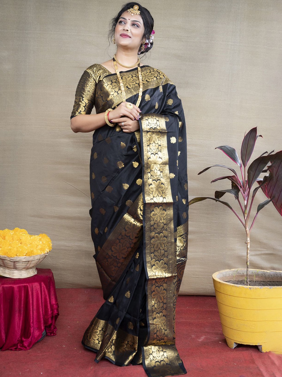 

LEAFFEB Woven Design Zari Pure Silk Banarasi Saree, Black