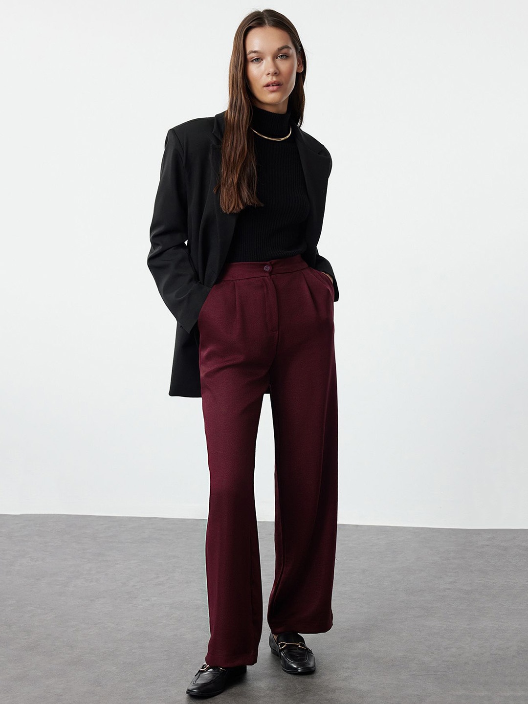 

Trendyol Women Solid Regular Fit Parallel Trousers, Na