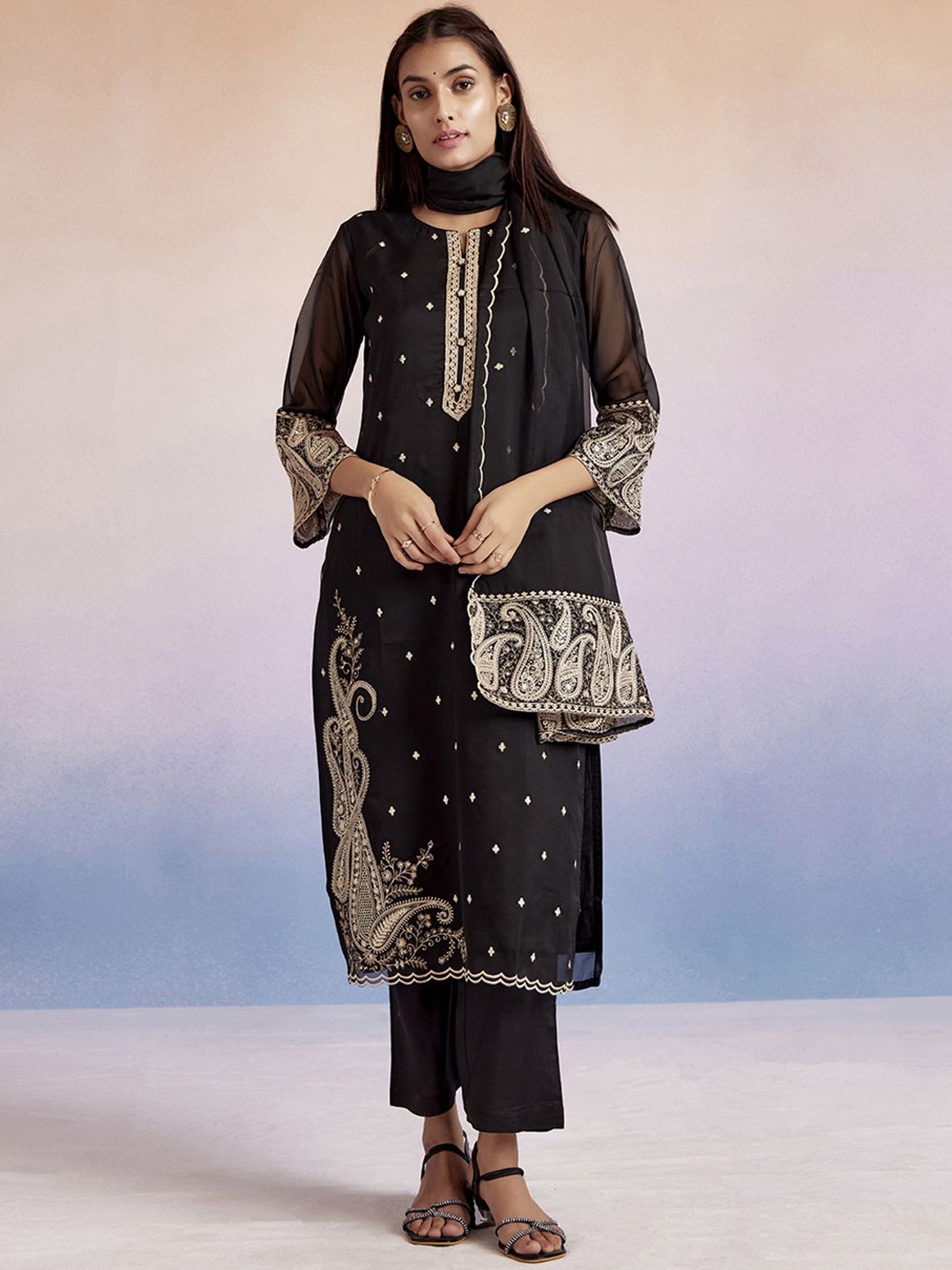 

Jaipur Kurti Paisley Embroidered Round Neck Straight Kurta With Palazzos & Dupatta, Black