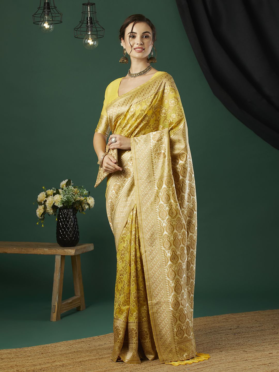 

KAYOMMI Woven Design Zari Pure Linen Saree, Yellow