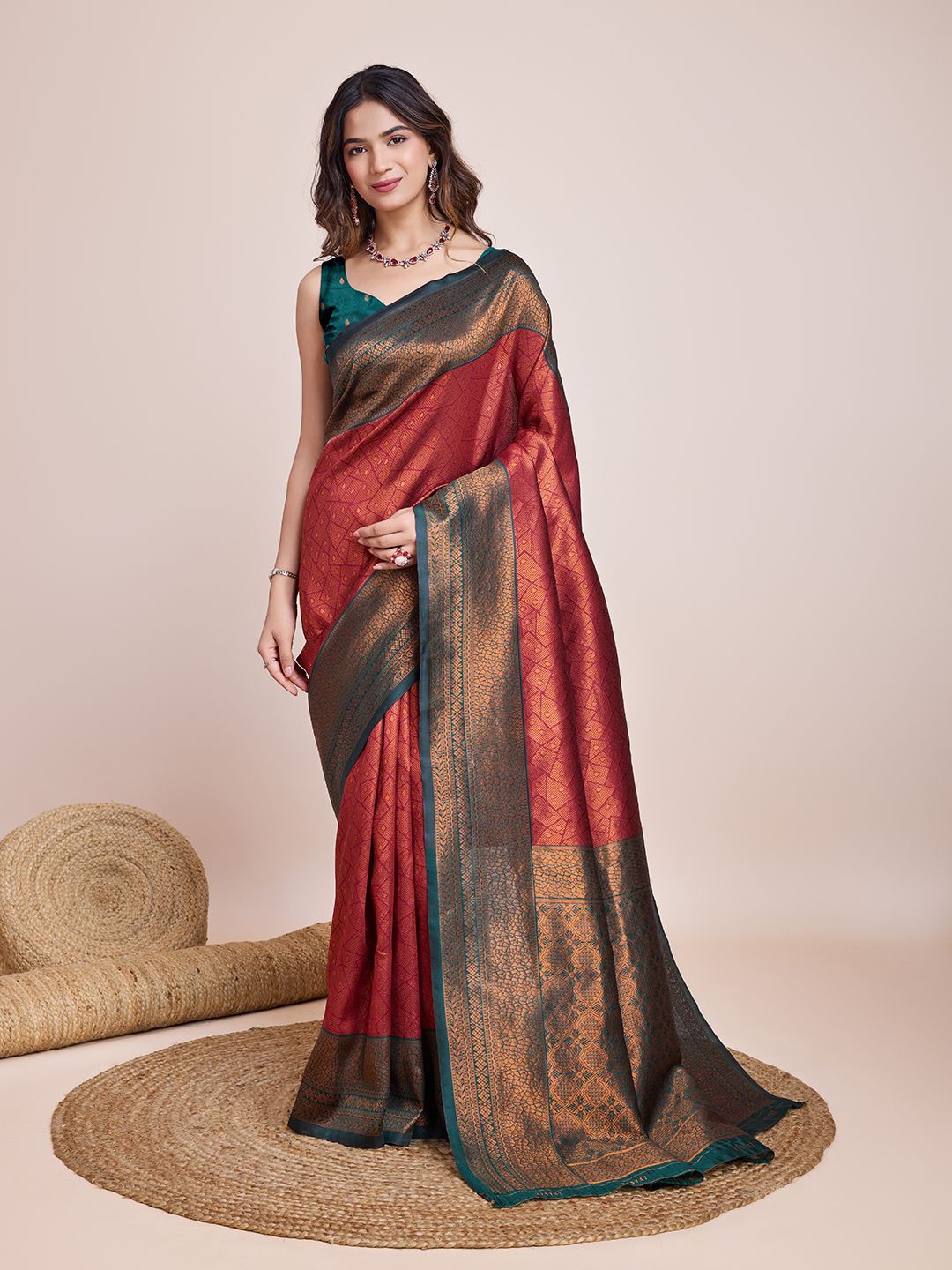 

CARTYSHOP Woven Design Zari Banarasi Saree, Maroon