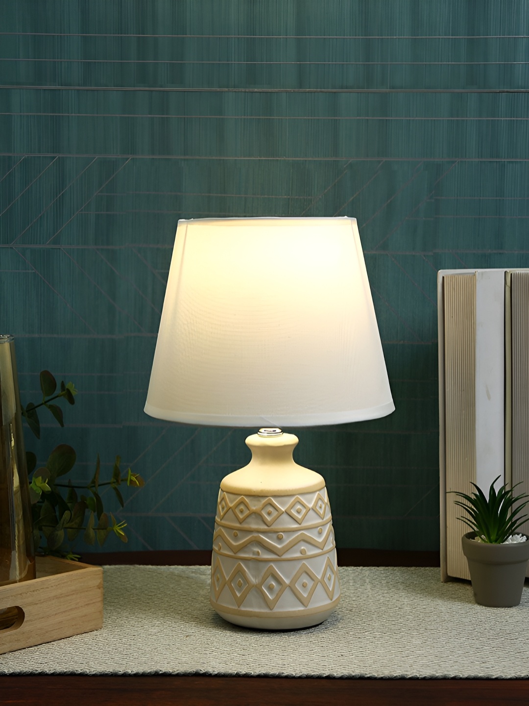 

TAYHAA White & Beige Textured Ceramic Contemporary Frusturical Shaped Table Lamp