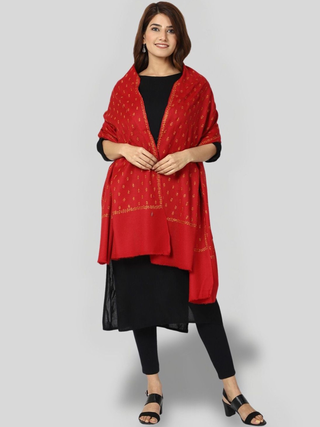 

SWI Stylish Paisley Embroidered Woollen Shawl, Maroon