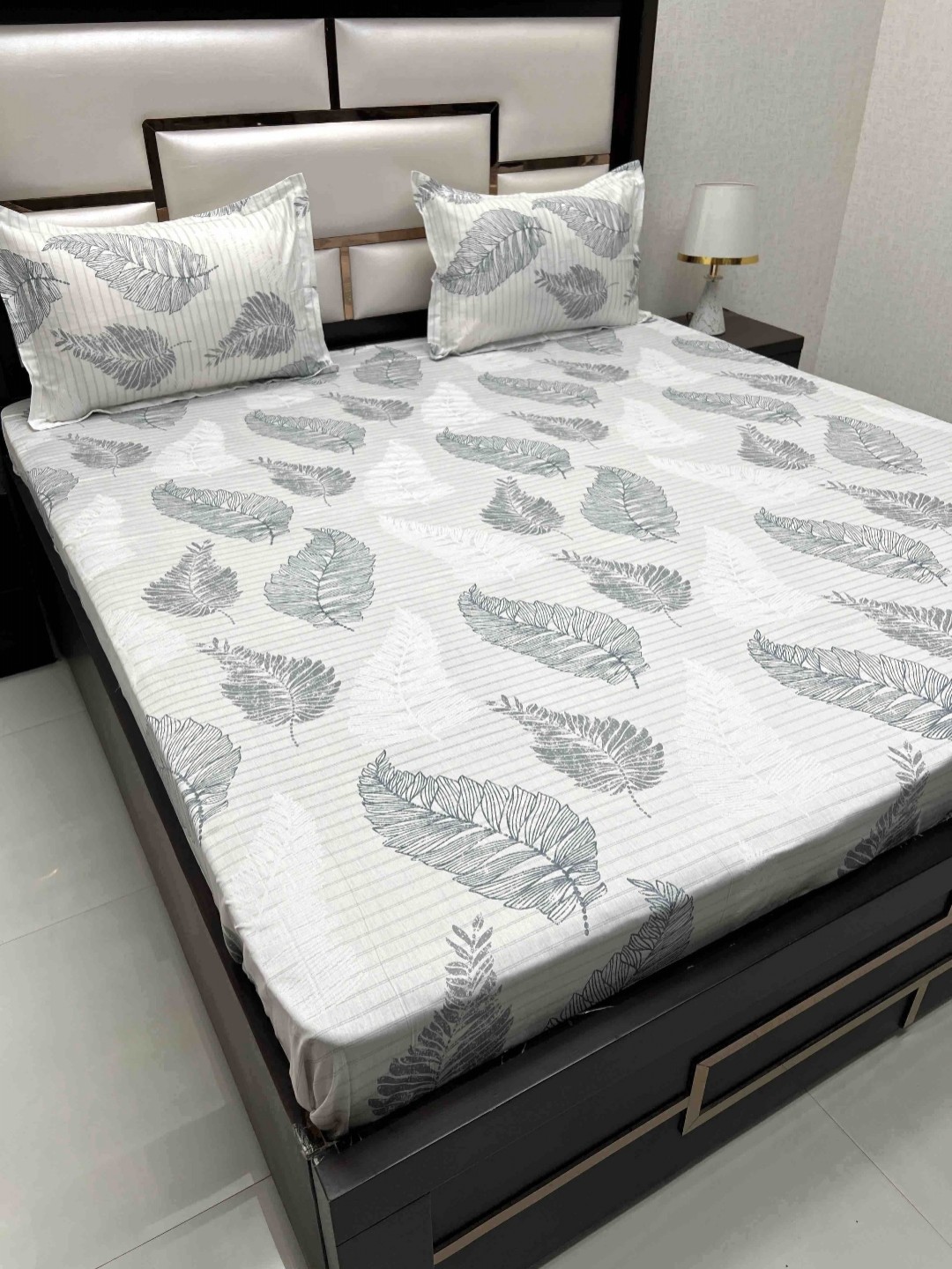 

Pure Decor Royal Velar White & Grey Floral 400 TC King Bedsheet with 2 Pillow Covers