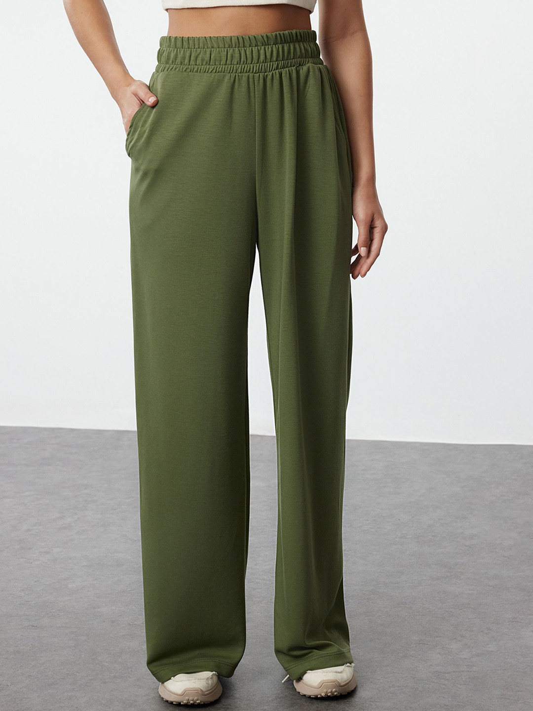 

Trendyol Women Loose Fit High-Rise Trousers, Na