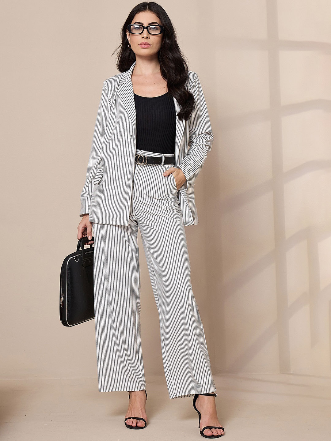 

SASSAFRAS worklyf Striped Notched Lapel Collar Blazer With Trouser, White