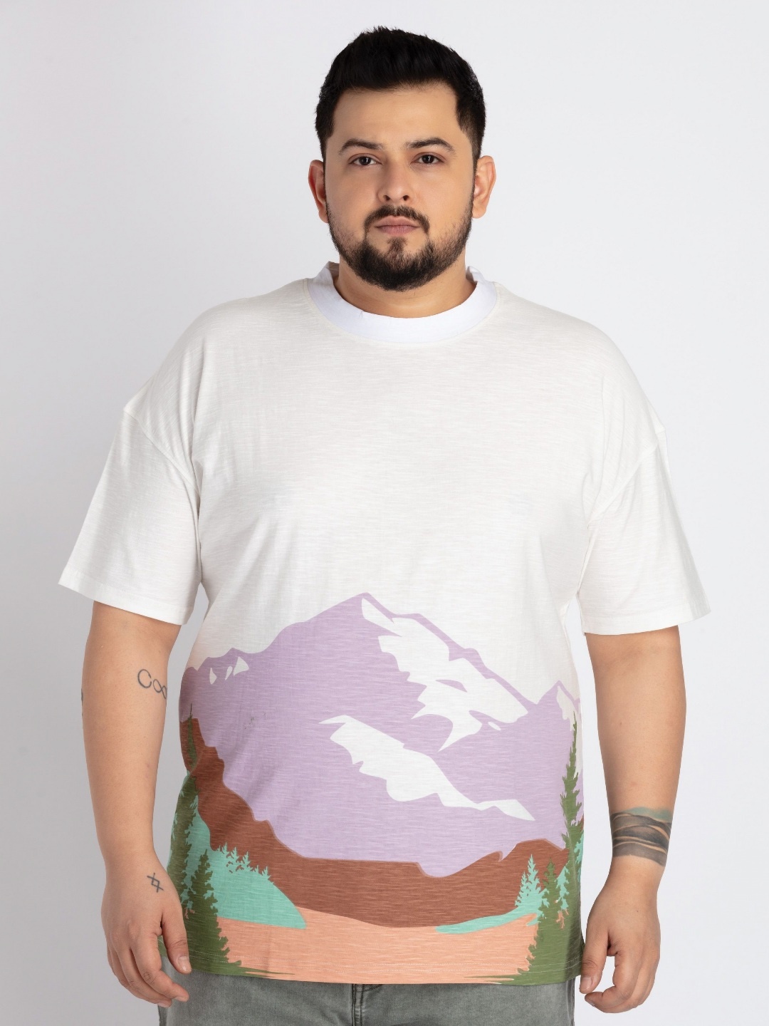 

UNSIZED Men Graphic Printed Round Neck Cotton T-shirt, White