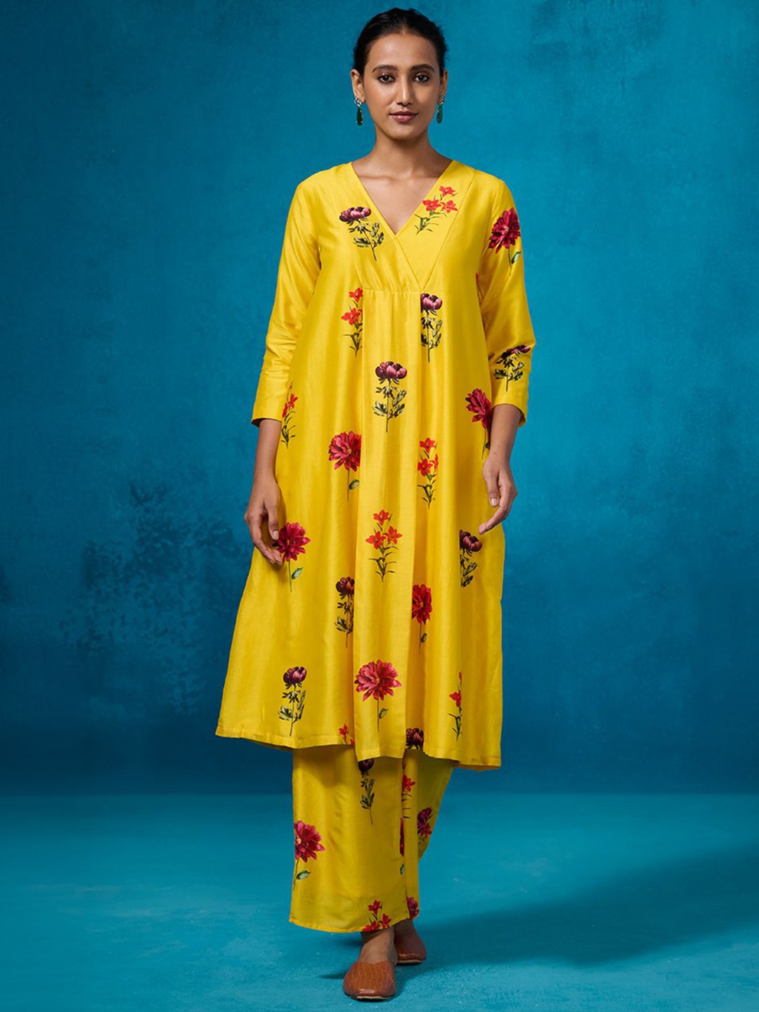 

Dressfolk Floral Printed V-Neck Tunic & Trousers, Yellow