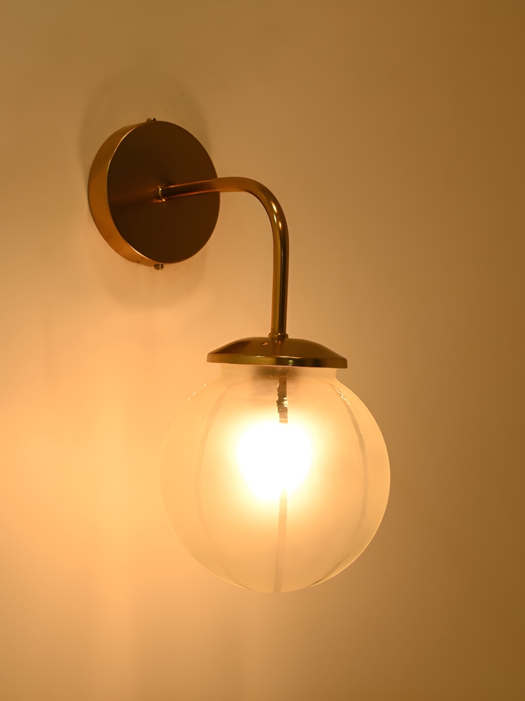

Afast White Glass Traditional Spherical Shaped Wall Lamp