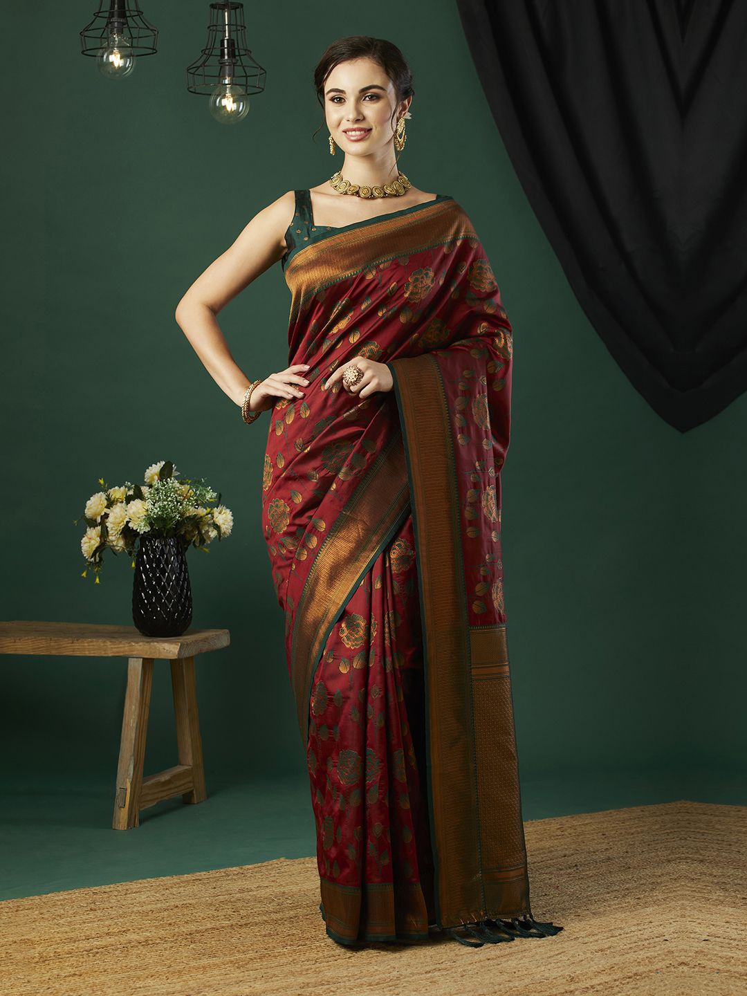 

KAYOMMI Woven Design Zari Pure Silk Banarasi Saree, Maroon