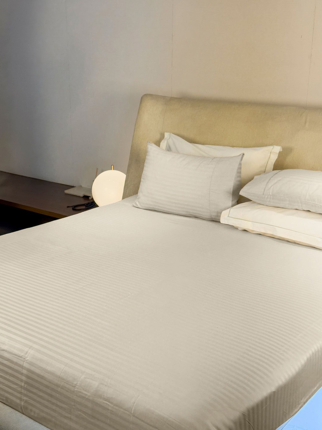 

LABHAM Cream-Coloured Striped Cotton 210 TC King Bedsheet With 2 Pillow Covers