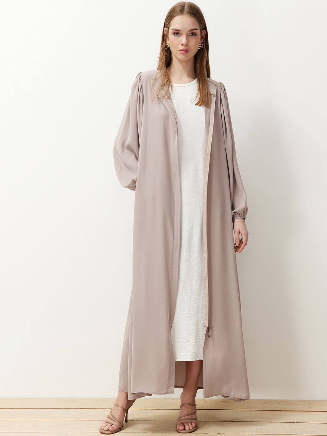 

Trendyol V-Neck Longline Tie-Up Shrug, Beige