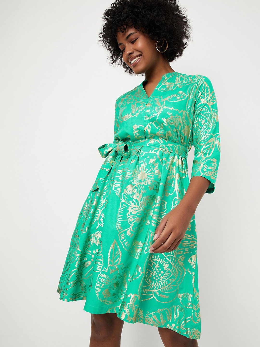 

Max x Kalki Women Foil Printed A-Line Dress, Sea green