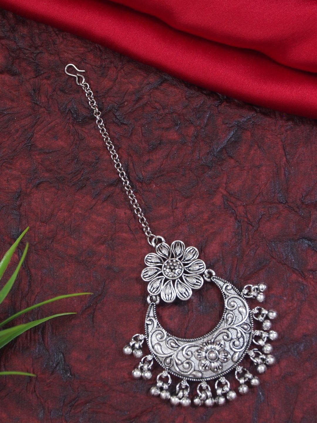 

I Jewels Silver-Plated Floral Oxidised Maang Tikka