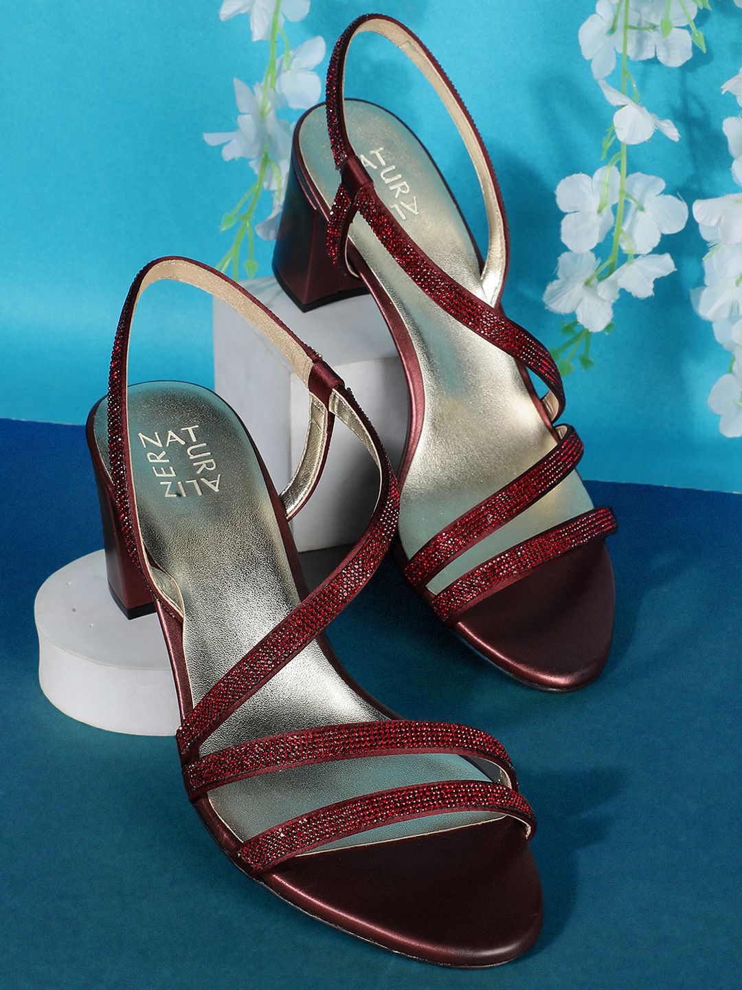 

Naturalizer Women Backstrap Block Sandals, Red