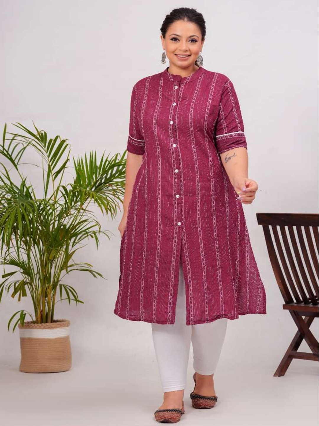 

HEARTLOOM Pure Cotton Woven Design Kurta, Maroon