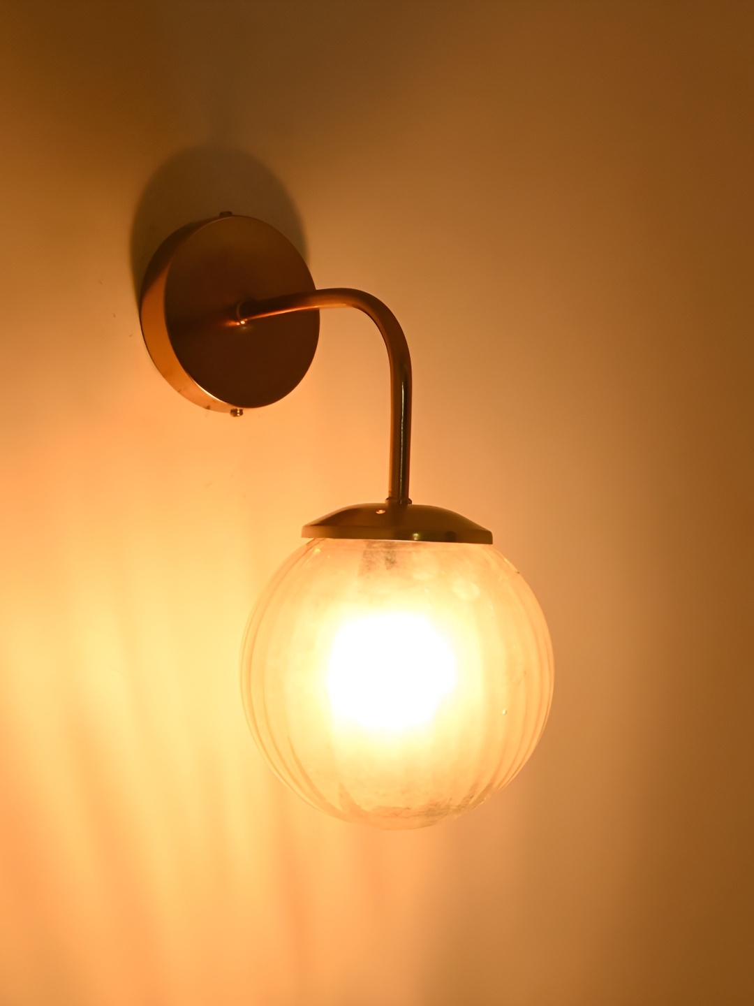 

Afast Gold-Toned Glass Traditional Rectangle Shaped Wall Lamp