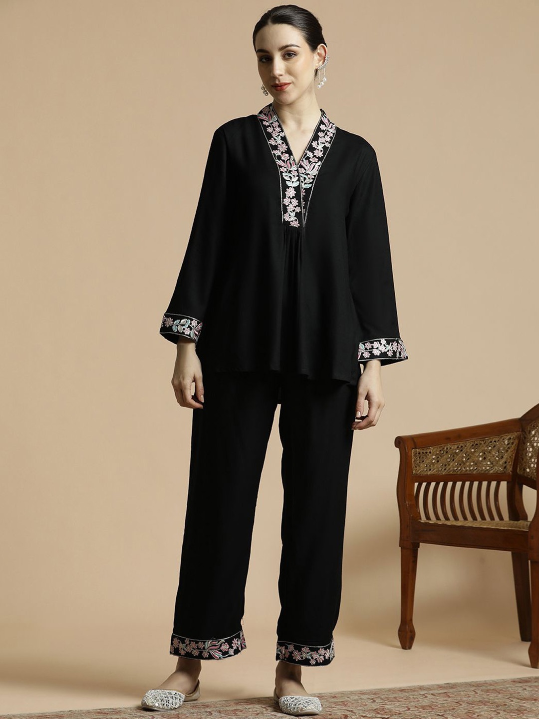 

Anouk Black Floral Embroidered V-Neck Top With Trousers