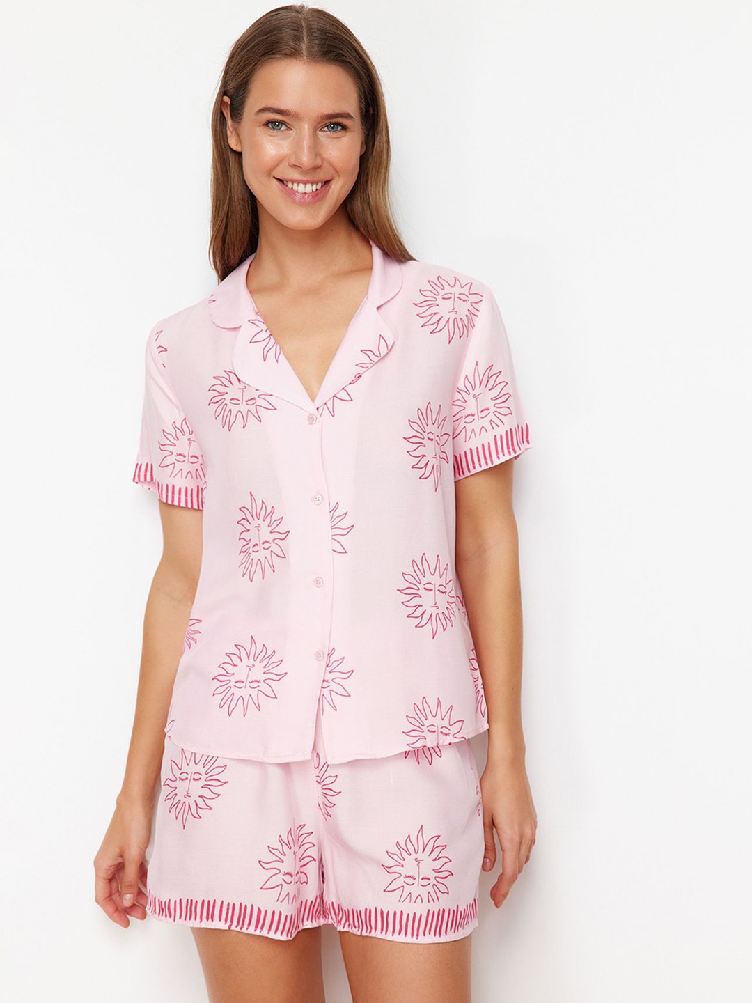 

Trendyol Women Lapel Collar Printed Night suit, Pink