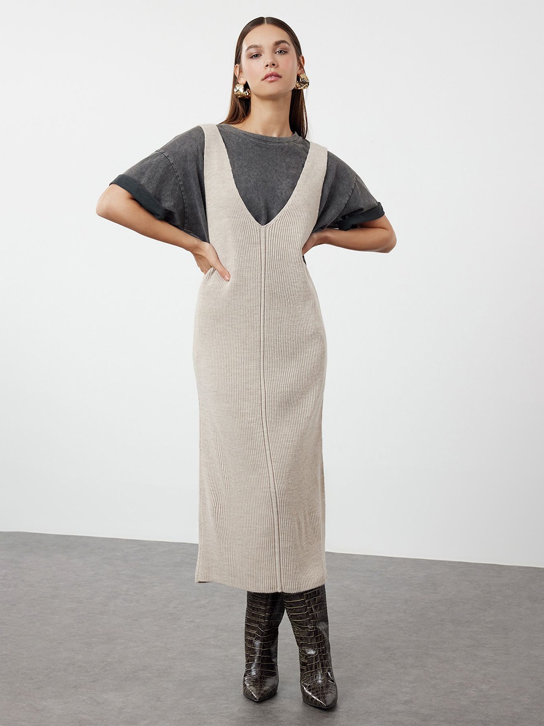 

Trendyol Solid Pinafore Midi Dress, Na