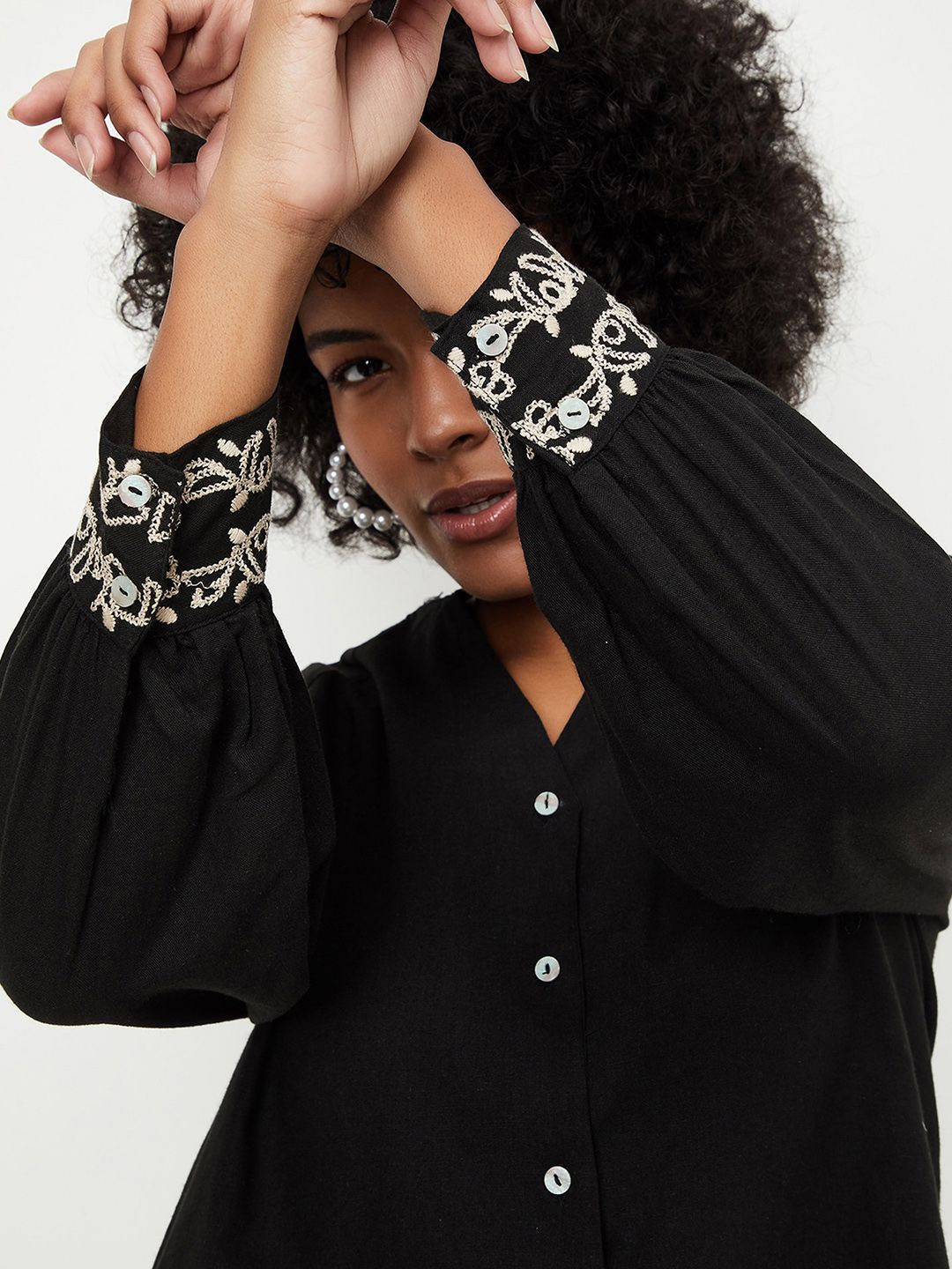 

max Shirt Collar Embroidered Tunic, Black