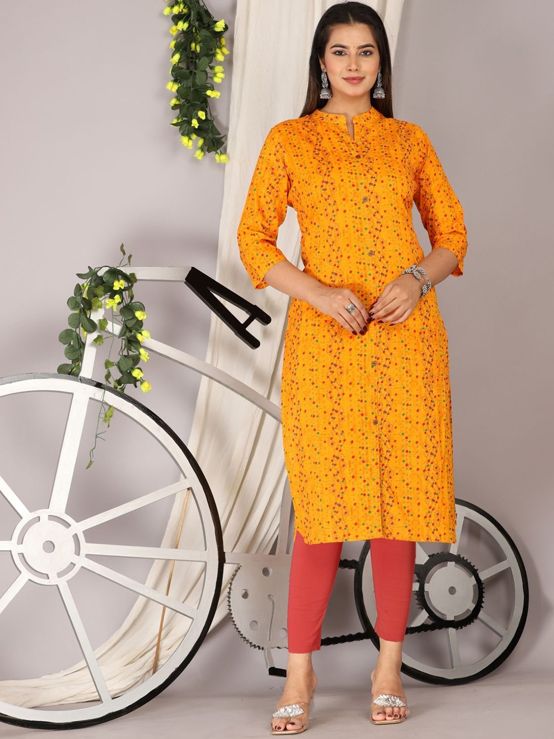 

Mehsoos Geometric Printed Mandarin Collar Cotton Straight Kurta, Yellow