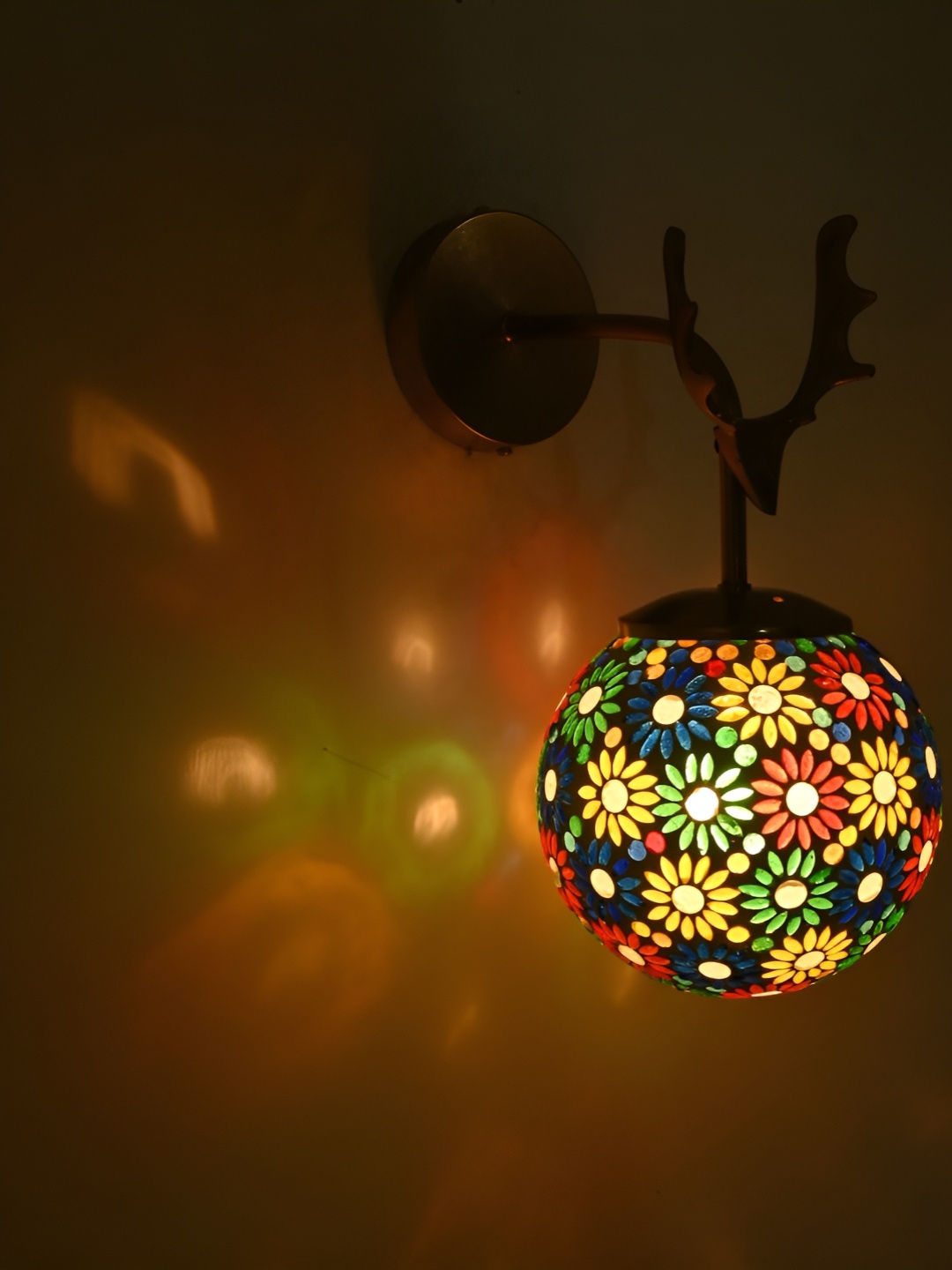 

Afast Blue & Red Floral Printed Glass Contemporary Spherical Shaped Wall Lamp