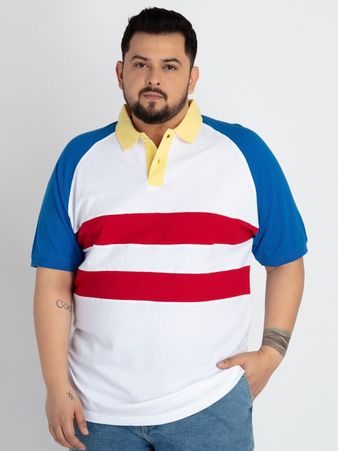 

UNSIZED Men Colourblocked Polo Collar Cotton T-shirt, White