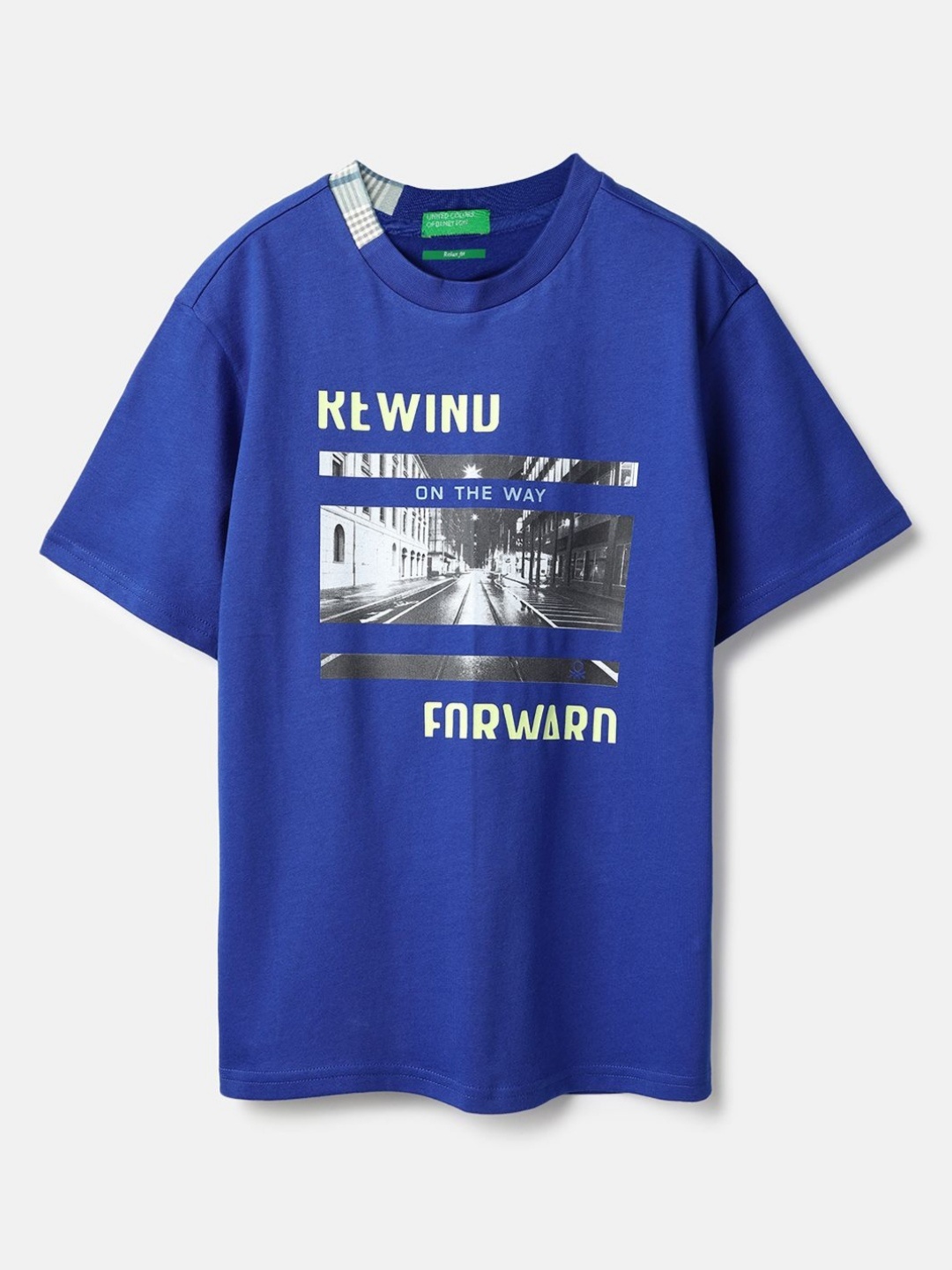 

United Colors of Benetton Boys Graphic Printed Round Neck Pure Cotton T-shirt, Blue