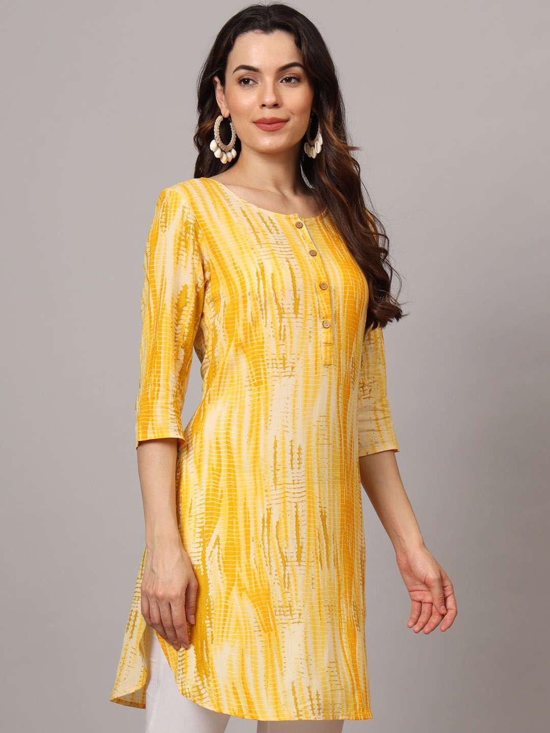 

Anouk Rustic Abstract Printed Round Neck Straight Kurta, Yellow