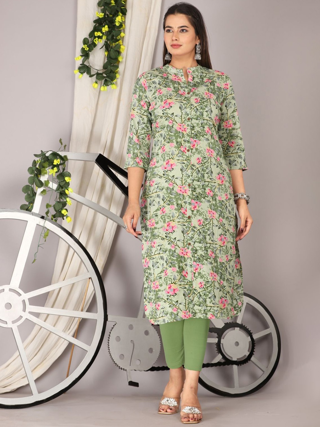 

Mehsoos Floral Printed Mandarin Collar Cotton Straight Kurta, Green