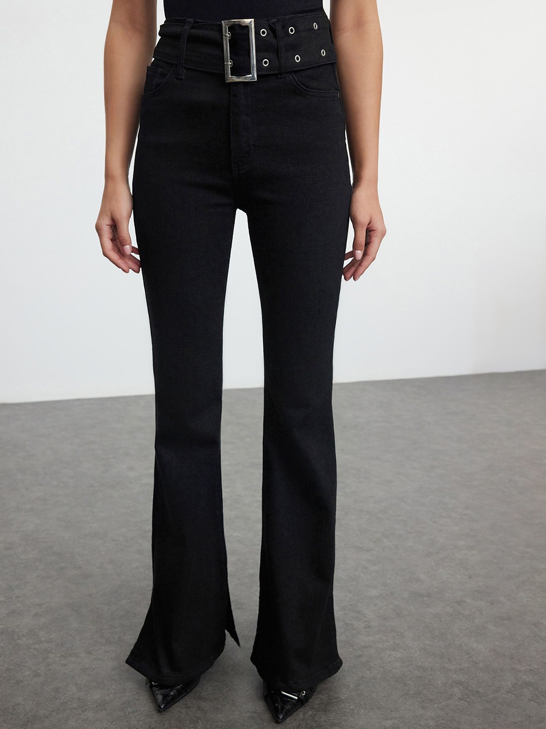 

Trendyol Women Slash Knee Jeans, Black