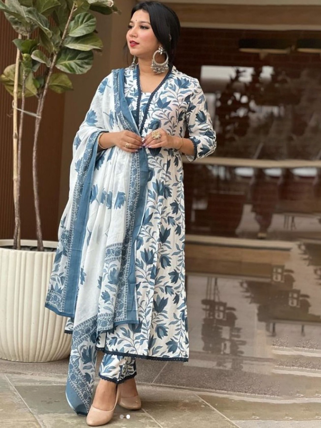 

PARTHVI Floral Printed Straight Thread Work Pure Cotton Kurta with Trousers & With Dupatta, Blue