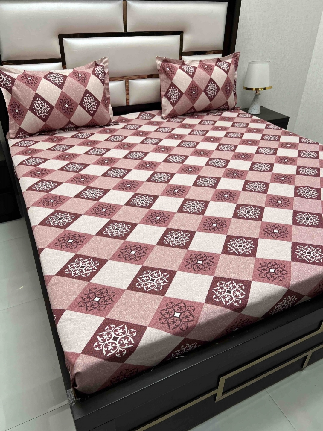

Pure Decor Passion Pink & White Ethnic Motifs 250 TC Queen Bedsheet with 2 Pillow Covers