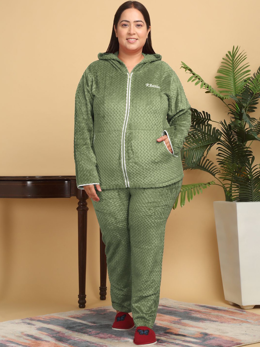 

KLOTTHE Women Plus Size Solid Hooded Woolen Night Suit, Green