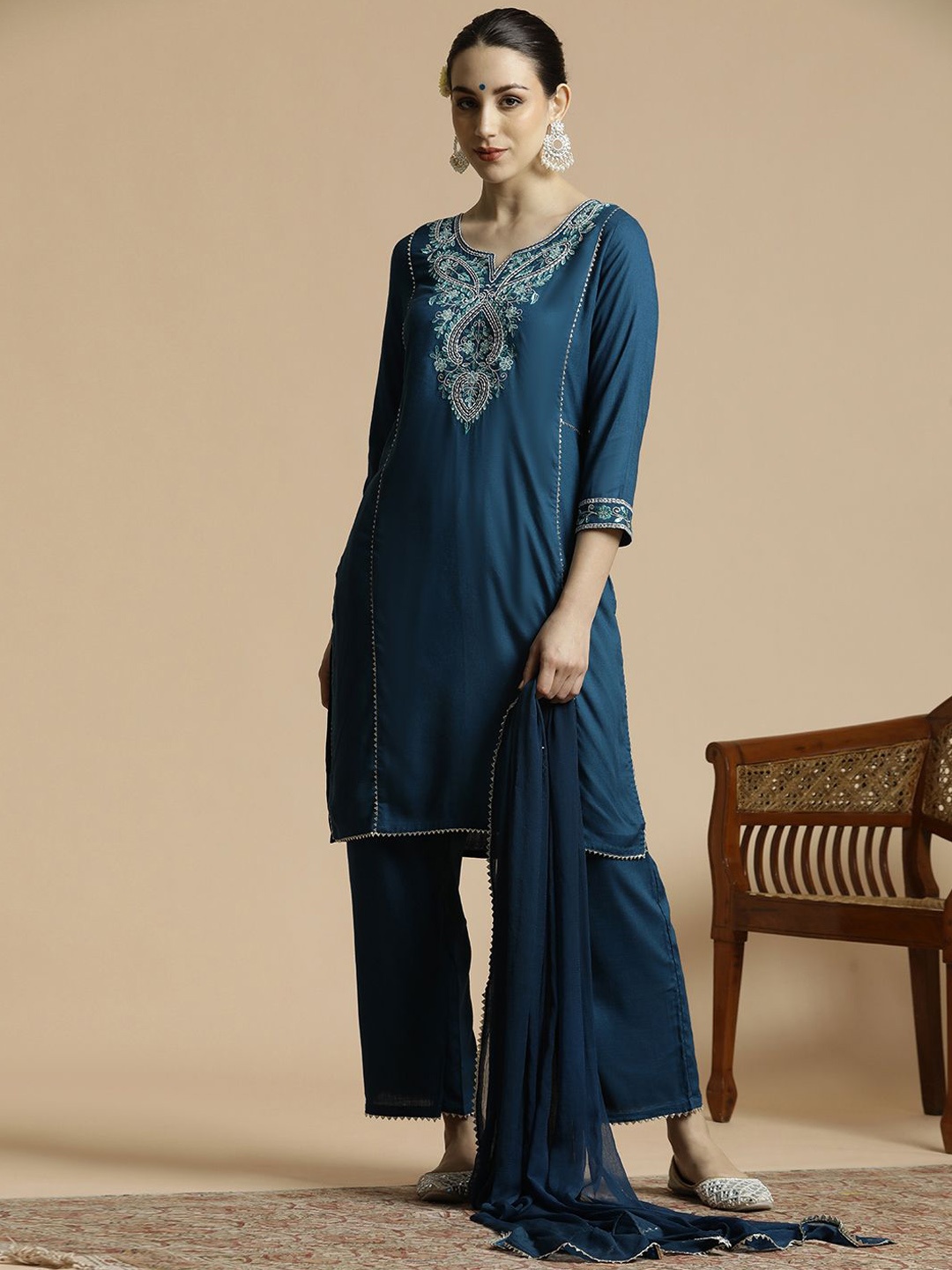 

Anouk Floral Embroidered Regular Sequinned Straight Kurta with Trousers & Dupatta, Teal