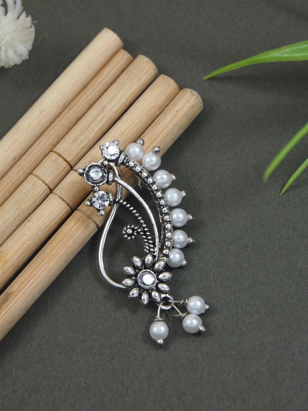 

I Jewels Silver Plated Artificial Beads Ring Nosepin