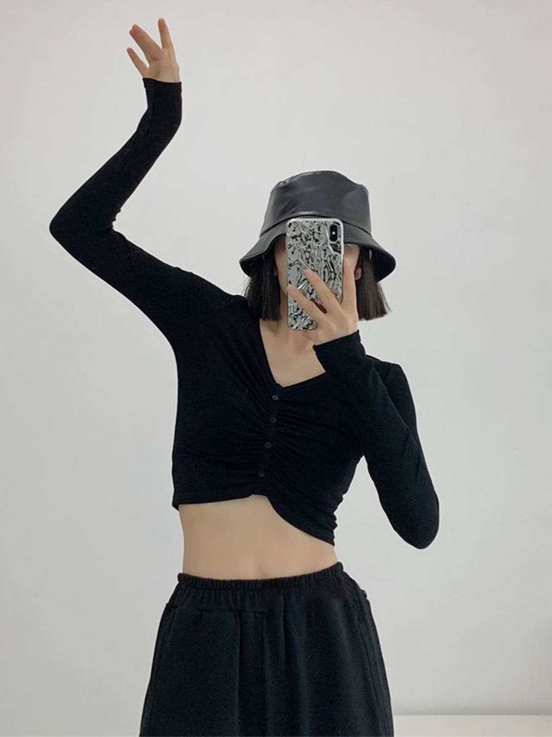 

LULU & SKY Crop Top, Black