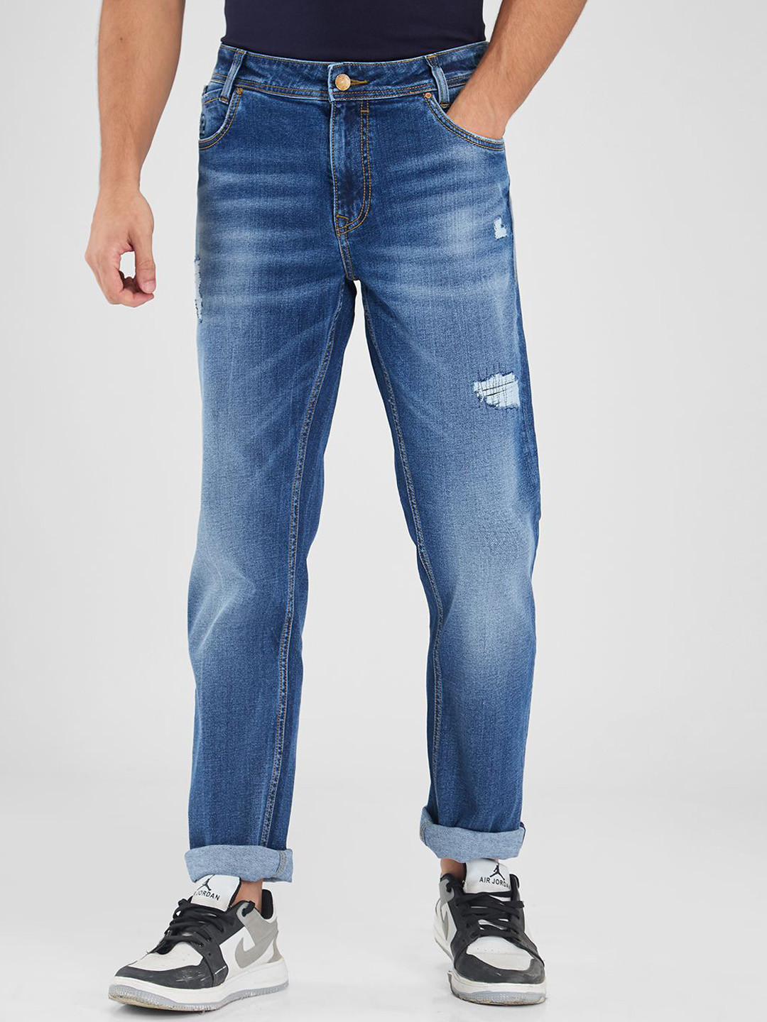 

SPYKAR Men Mildly Distressed Light Fade Stretchable Jeans, Blue