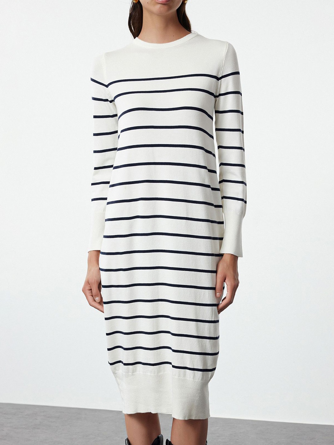

Trendyol Striped A-Line Long Sleeves Dress, White