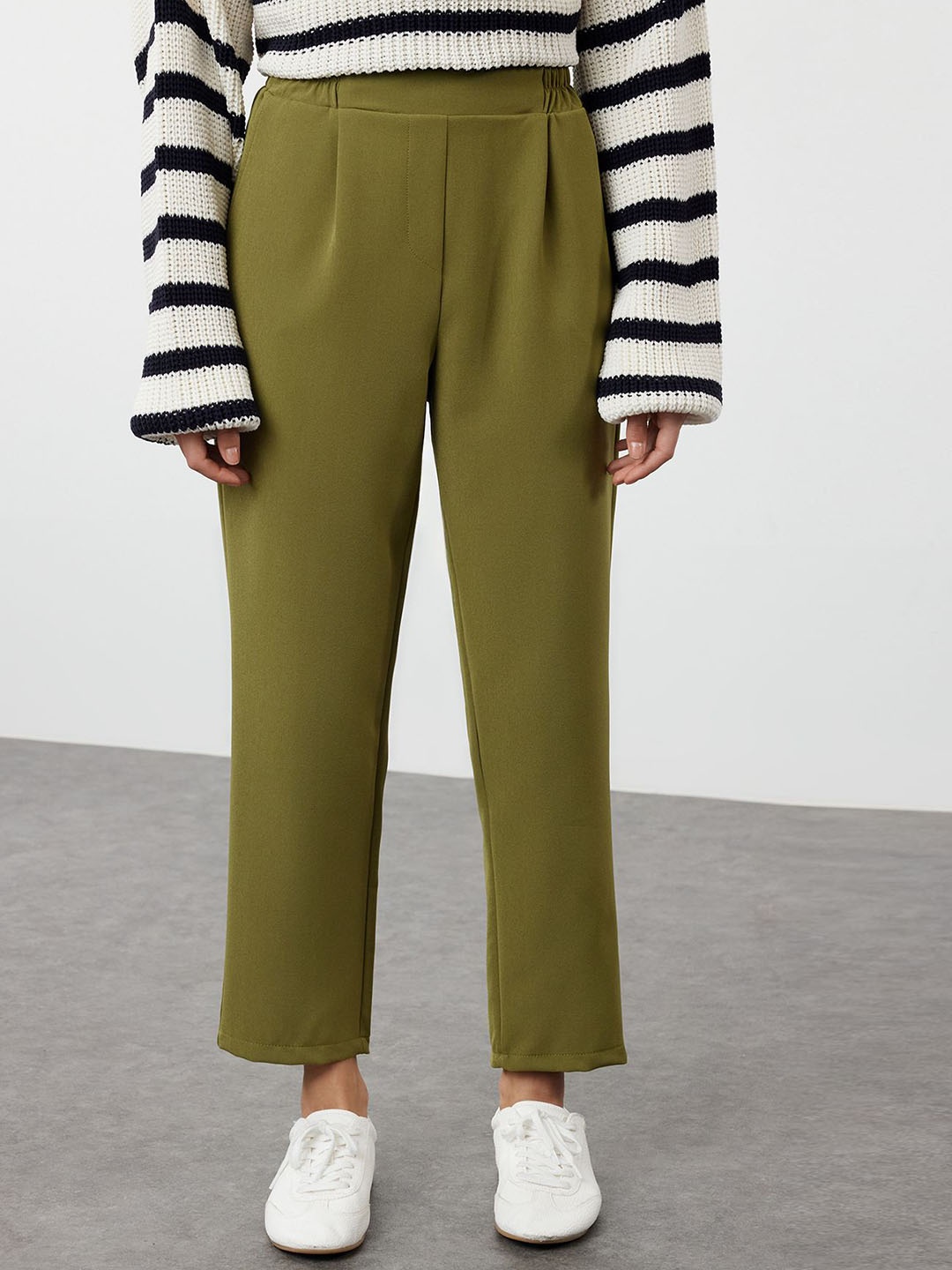 

Trendyol Women Solid Casual Chinos Trousers, Na