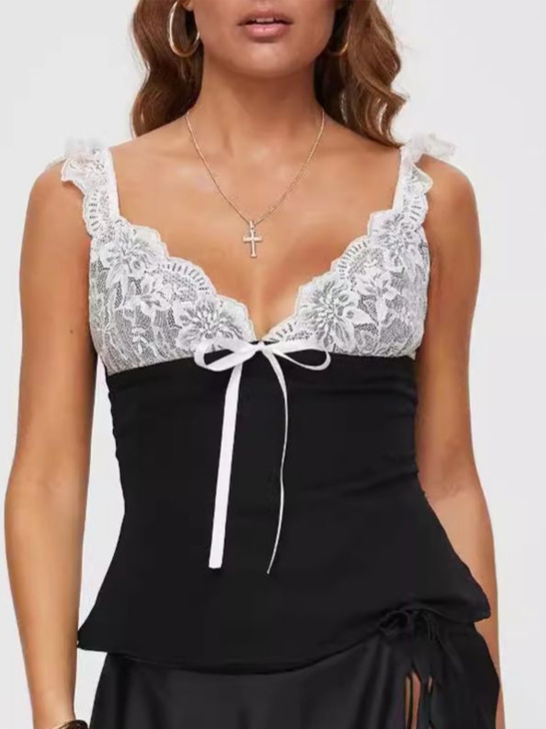 

LULU & SKY Print Top, Black