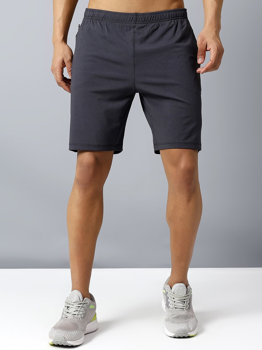 

DIDA Men Solid Shorts, Charcoal