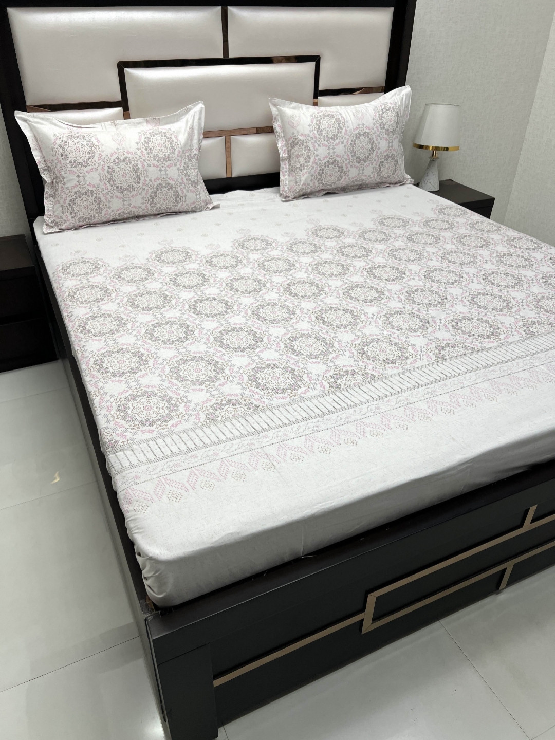 

Pure Decor Royal Passion Pink Ethnic 350 TC Pure Cotton Queen Bedsheet & 2 Pillow Covers