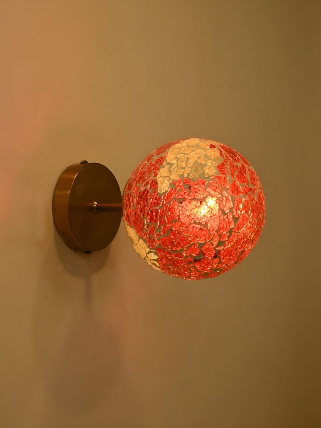 

Afast Red & White Textured Glass Contemporary Spherical Shaped Wall Lamp