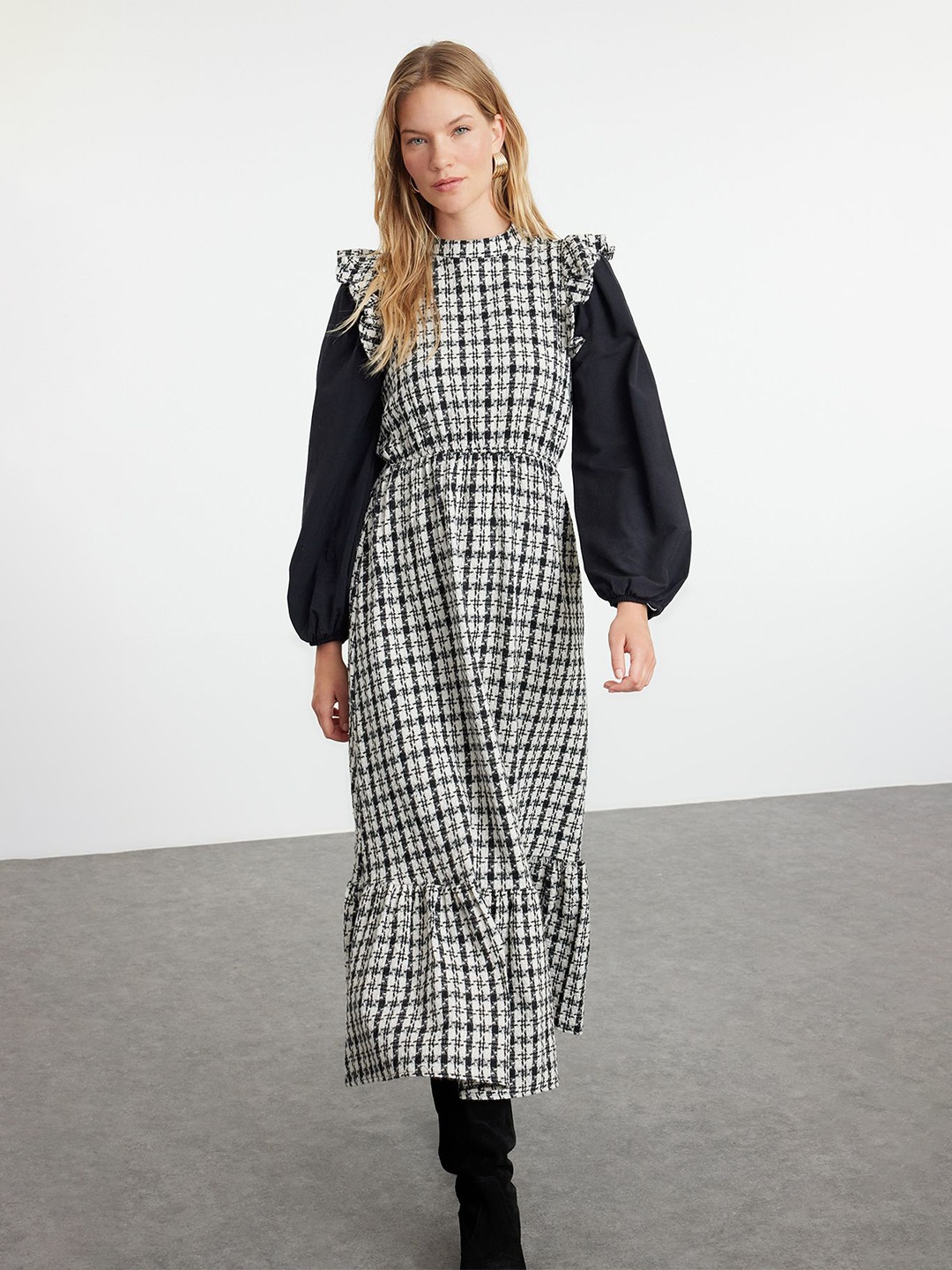 

Trendyol Checked Long Cuffed Sleeves Mock Neck Maxi Dress, Na