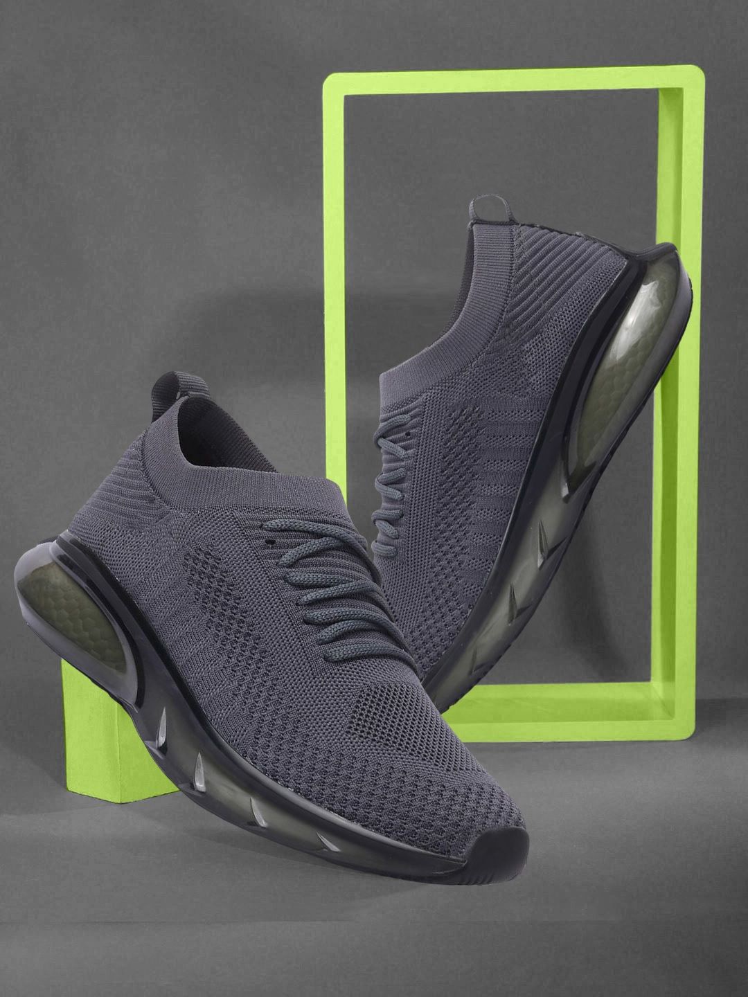 

SPRENGE Men Sneakers, Grey