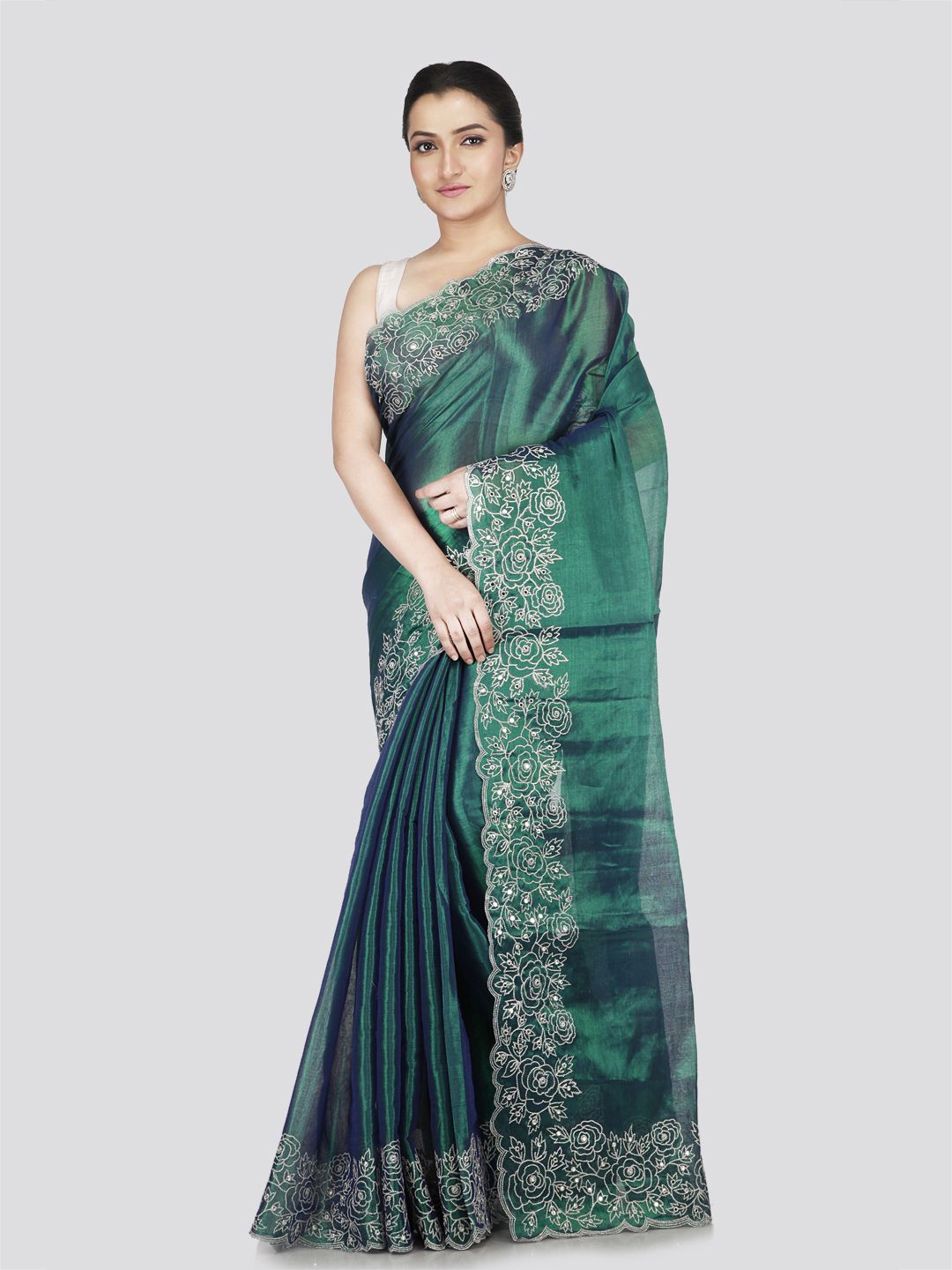 

PinkLoom Solid Embroidered saree, Green